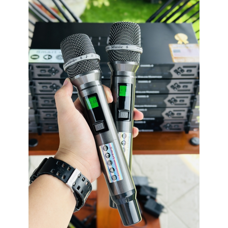 Micro Đầu Thu Lớn SHUARE UR-39D - Micro Không Dây Karaoke, 4 Râu Bắt Sóng Xa 100M Karaoke Hội Nghị Sân Khấu Gia Đình, Dùng Được Cho Tất Cả Loa Kéo